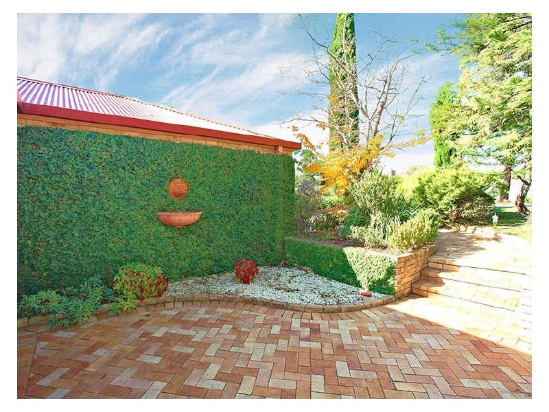 11 Somerset Crescent, Croydon VIC 3136