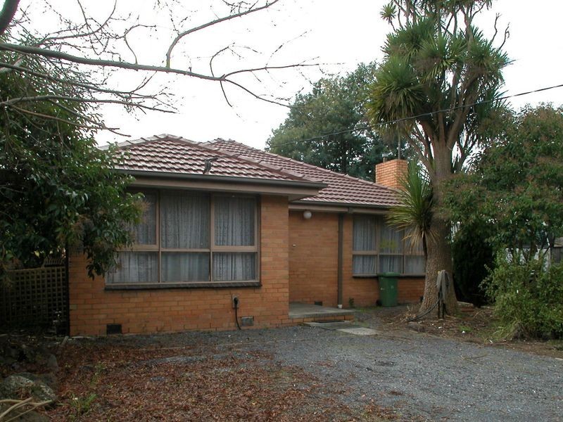 11 Leigh Road, Croydon VIC 3136