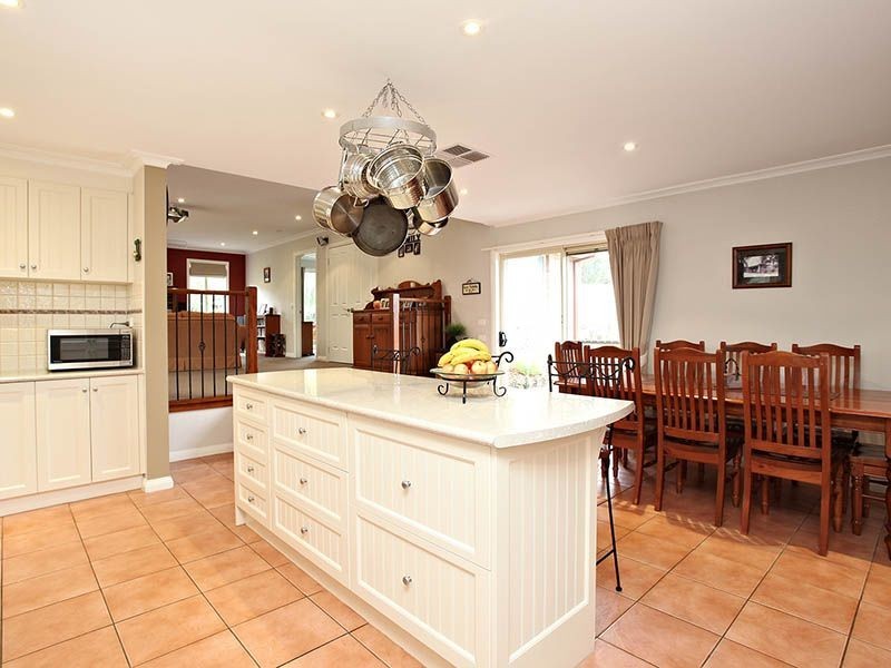 8 Tamworth Road, Kilsyth VIC 3137