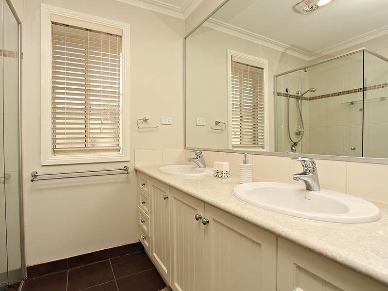 8 Tamworth Road, Kilsyth VIC 3137