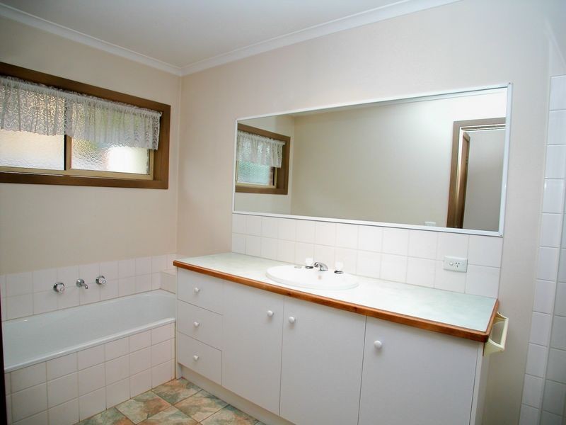 2/37A Exeter Road, Croydon North VIC 3136