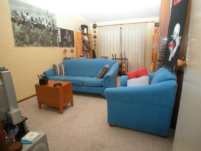 25 Faraday Road, Croydon South VIC 3136