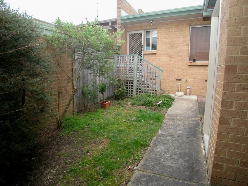 25 Faraday Road, Croydon South VIC 3136