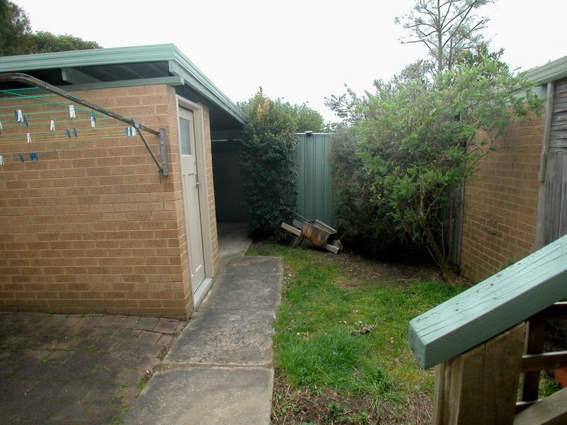 25 Faraday Road, Croydon South VIC 3136