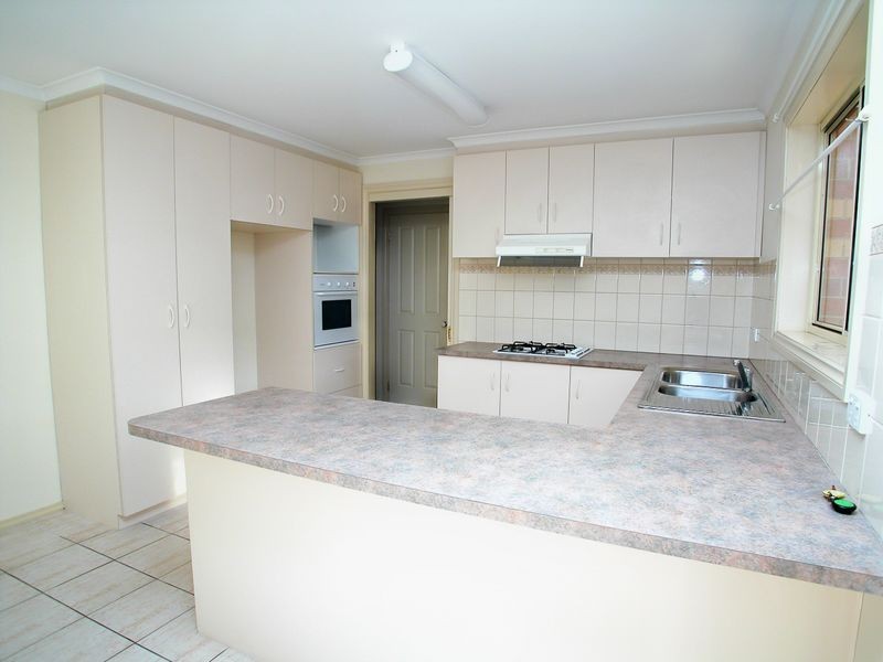 2/21 Kitchener Road, Croydon VIC 3136