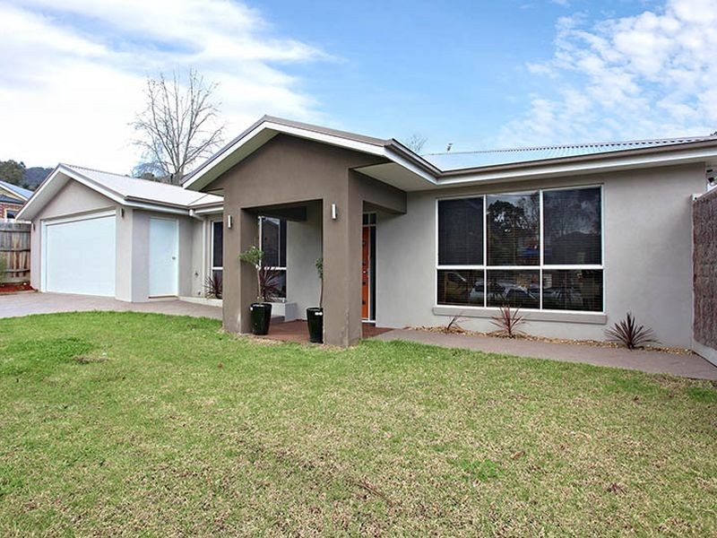 8 Richards Road, Montrose VIC 3765