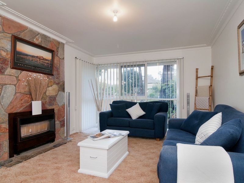 13 Taronga Crescent, Croydon VIC 3136