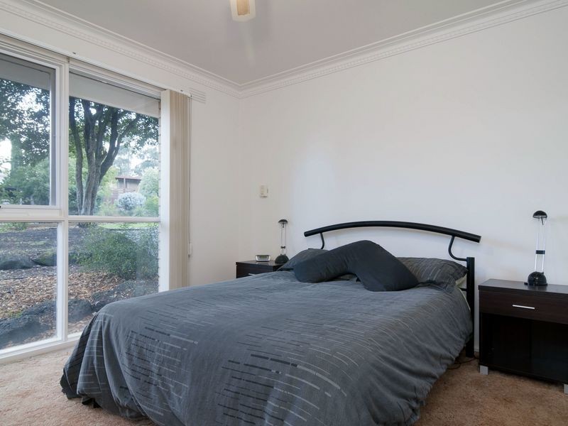 13 Taronga Crescent, Croydon VIC 3136