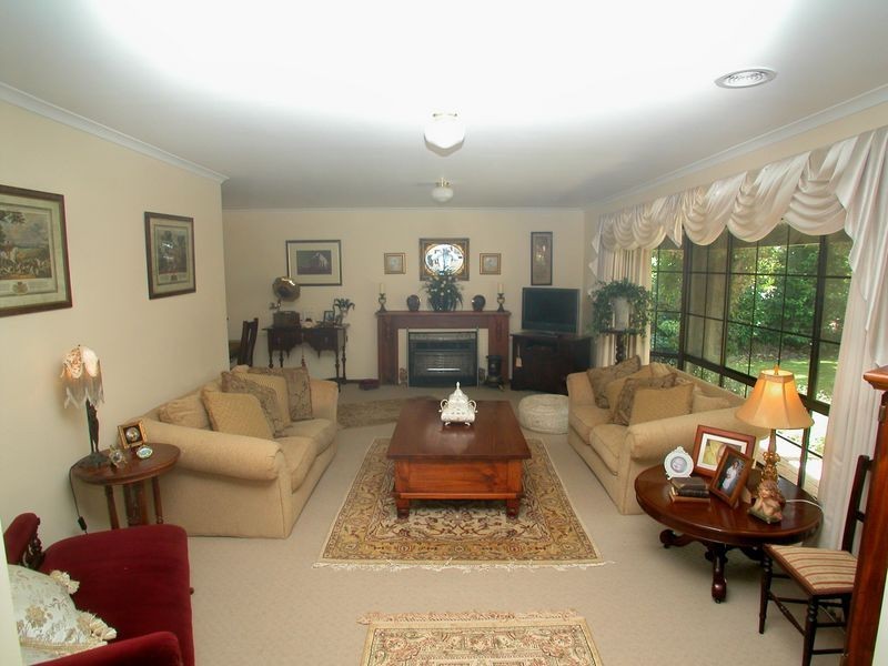 6 St Andrews Close, Croydon VIC 3136