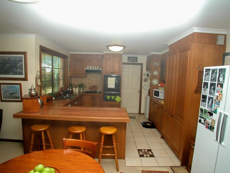 6 St Andrews Close, Croydon VIC 3136