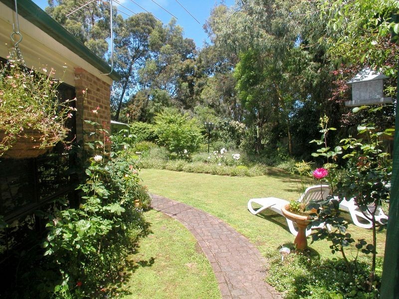 6 St Andrews Close, Croydon VIC 3136