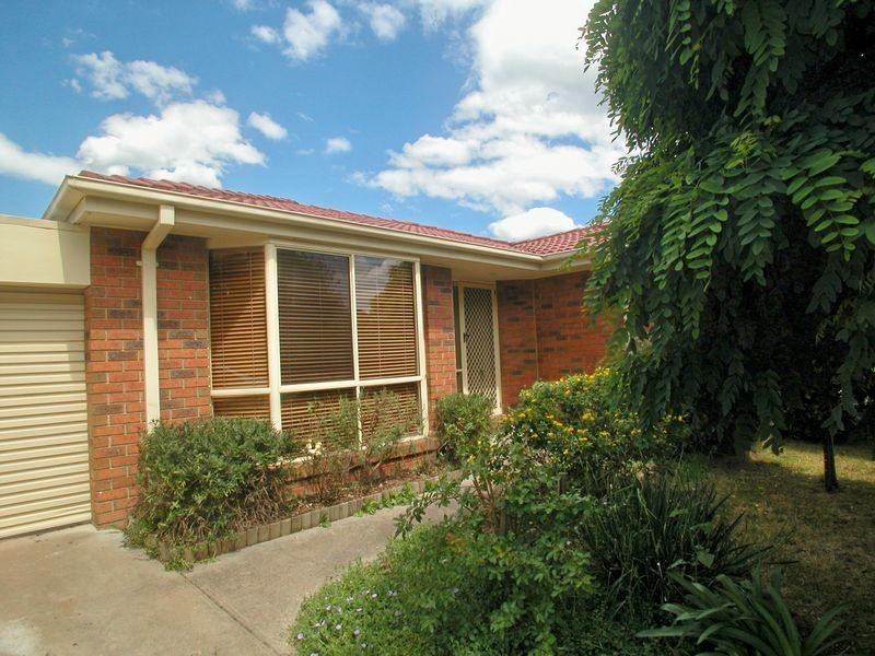 41 Grierson Drive, Kilsyth VIC 3137