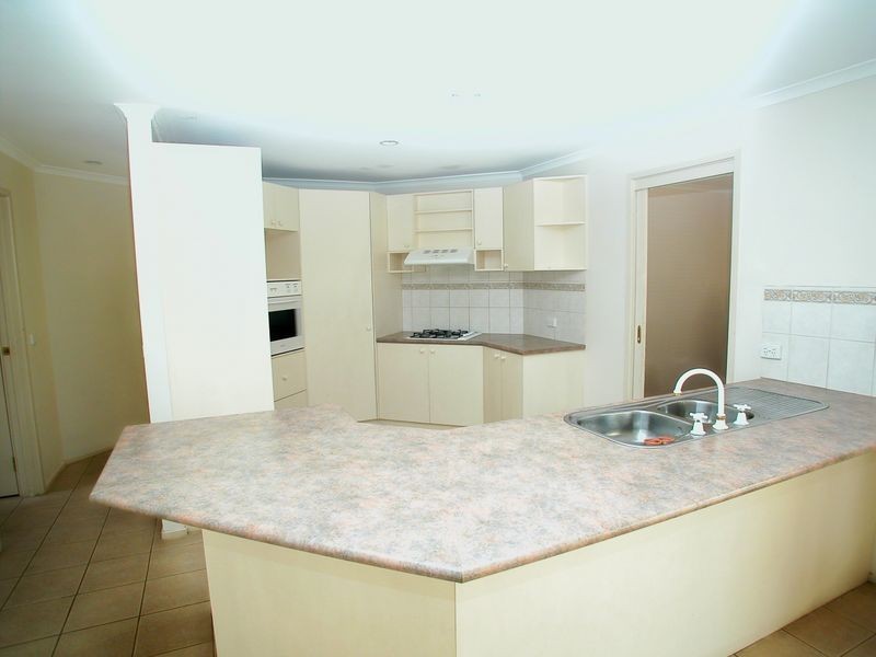 41 Grierson Drive, Kilsyth VIC 3137