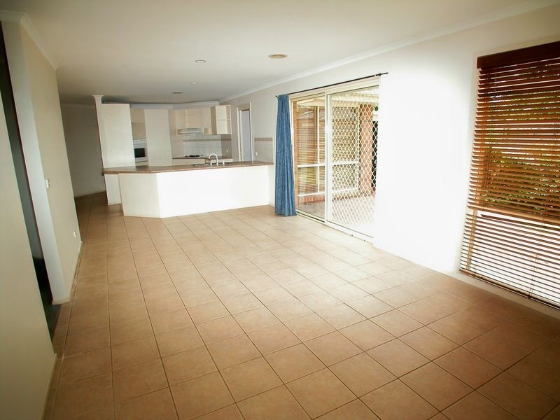 41 Grierson Drive, Kilsyth VIC 3137