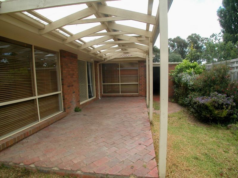 41 Grierson Drive, Kilsyth VIC 3137