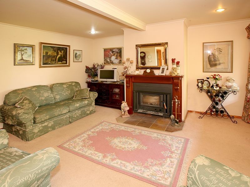 32 Reay Road, Mooroolbark VIC 3138