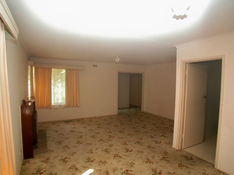 16 Stephen Crescent, Croydon VIC 3136