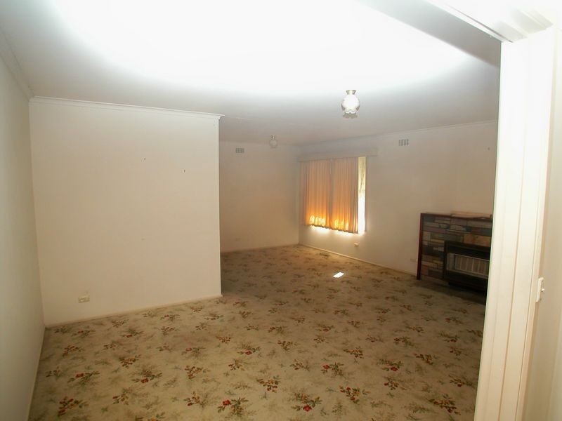 16 Stephen Crescent, Croydon VIC 3136