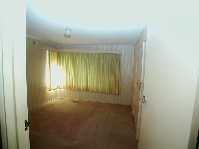 16 Stephen Crescent, Croydon VIC 3136
