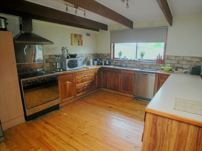 10 Araluen Drive, Croydon VIC 3136