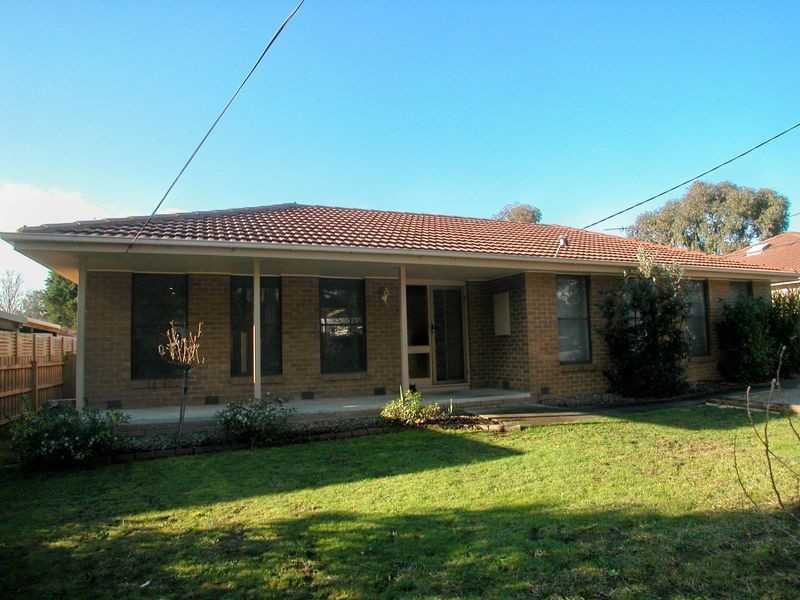 1/10 Larissa Court, Croydon VIC 3136