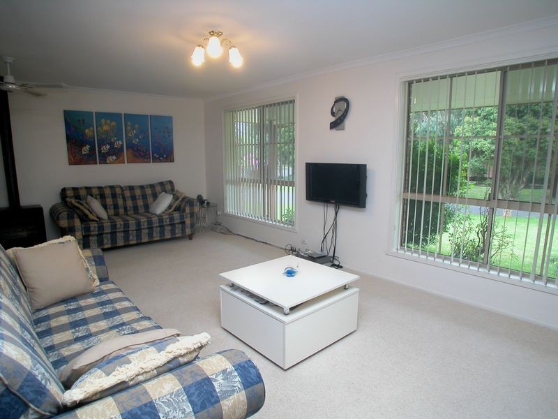 38 Allambanan Drive (Cnr Strathmiglo Crt), Bayswater North VIC 3153