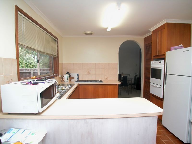 38 Allambanan Drive (Cnr Strathmiglo Crt), Bayswater North VIC 3153