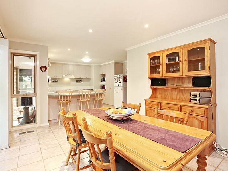 12 Pandora Crescent, Croydon VIC 3136