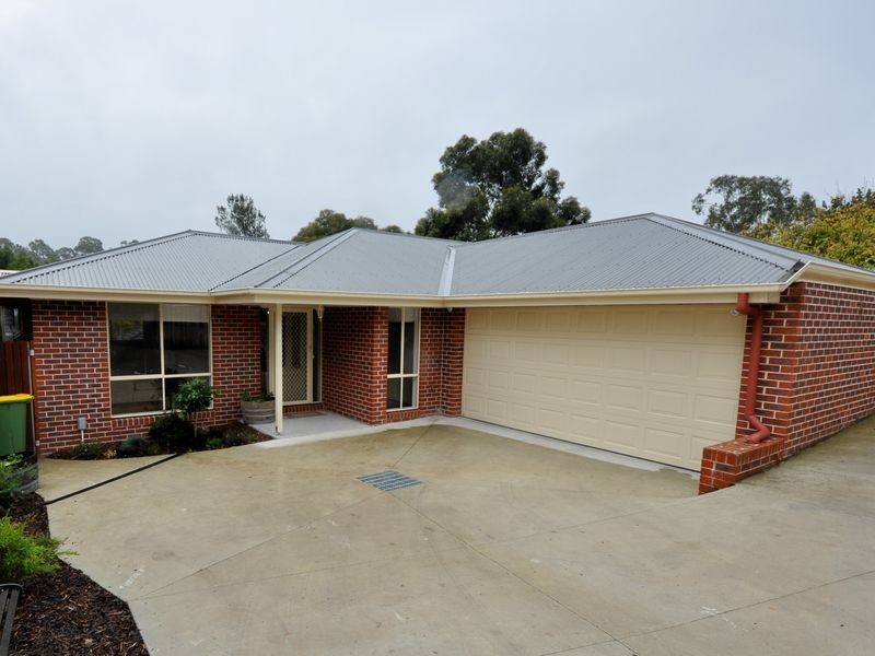 2/323 Hull Road, Mooroolbark VIC 3138