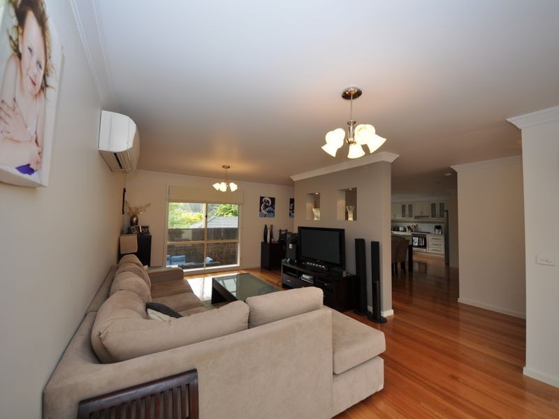 2/323 Hull Road, Mooroolbark VIC 3138