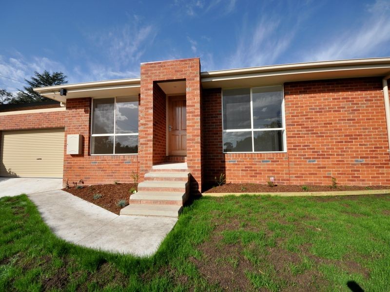 2/9 Highland Crescent, Mooroolbark VIC 3138