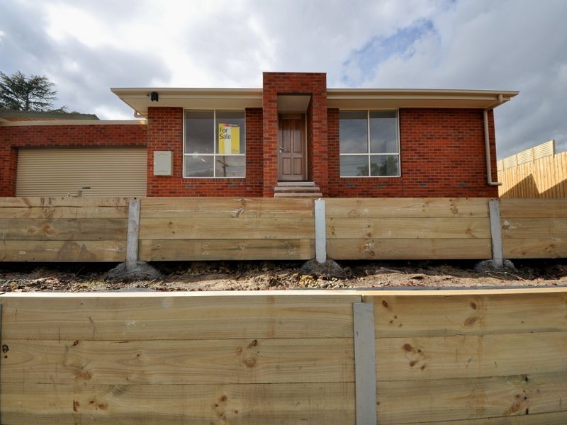 2/9 Highland Crescent, Mooroolbark VIC 3138