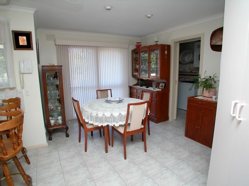 16 Barina Avenue, Mooroolbark VIC 3138