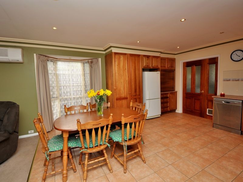 30 Mountfield Road, Kilsyth VIC 3137