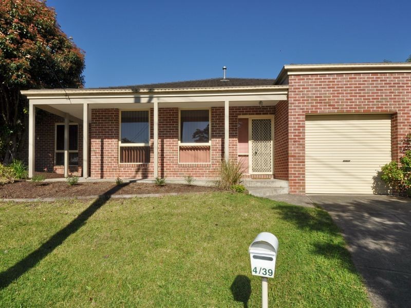 4/39 Pembroke Road, Mooroolbark VIC 3138