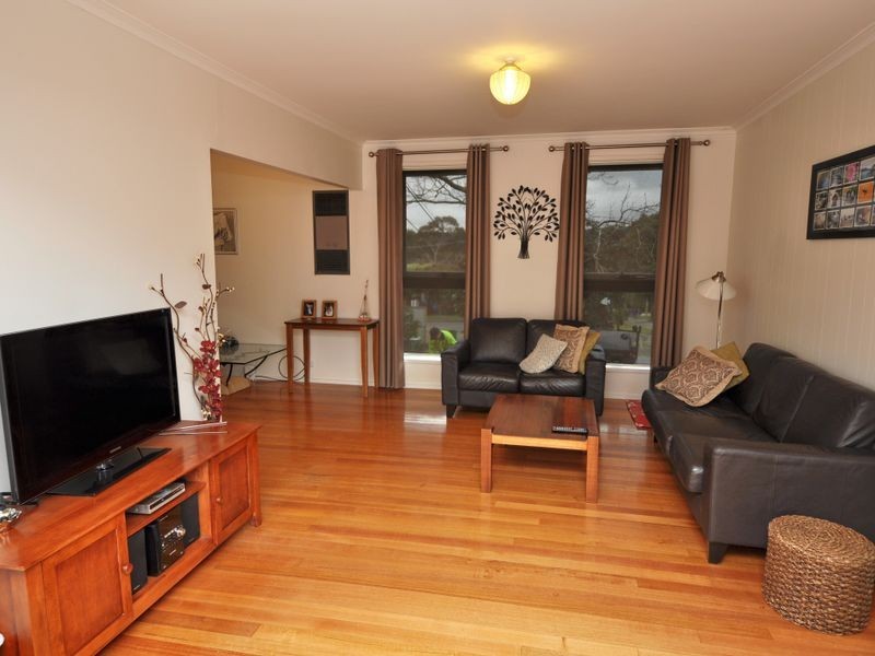 64 Birkenhead Drive, Kilsyth VIC 3137