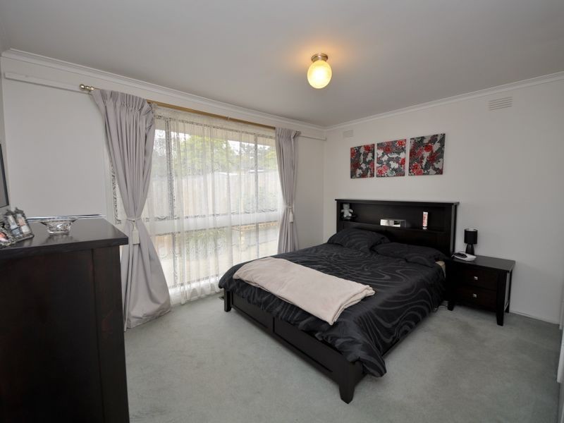 64 Birkenhead Drive, Kilsyth VIC 3137