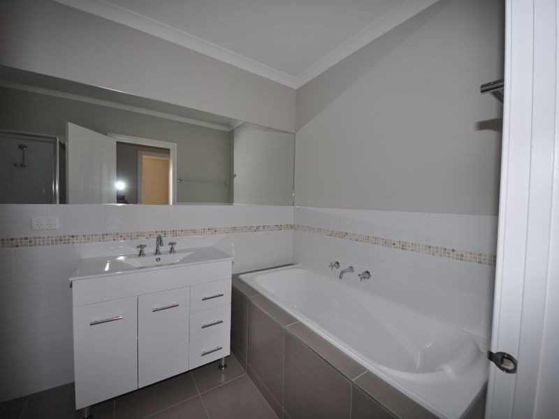 Unit 2/10 Larissa Court, Croydon VIC 3136