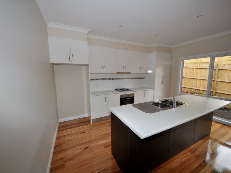 2/12 Bristol Crescent, Lilydale VIC 3140