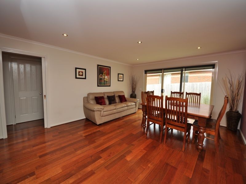 2/71 Mt Dandenong Road, Croydon VIC 3136