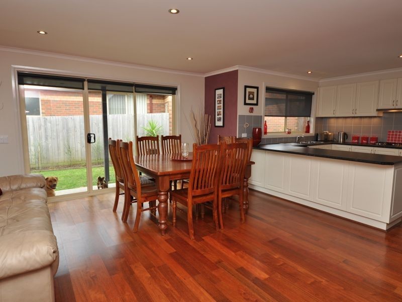 2/71 Mt Dandenong Road, Croydon VIC 3136