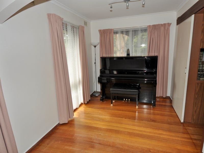 50 Barclay Avenue, Croydon VIC 3136