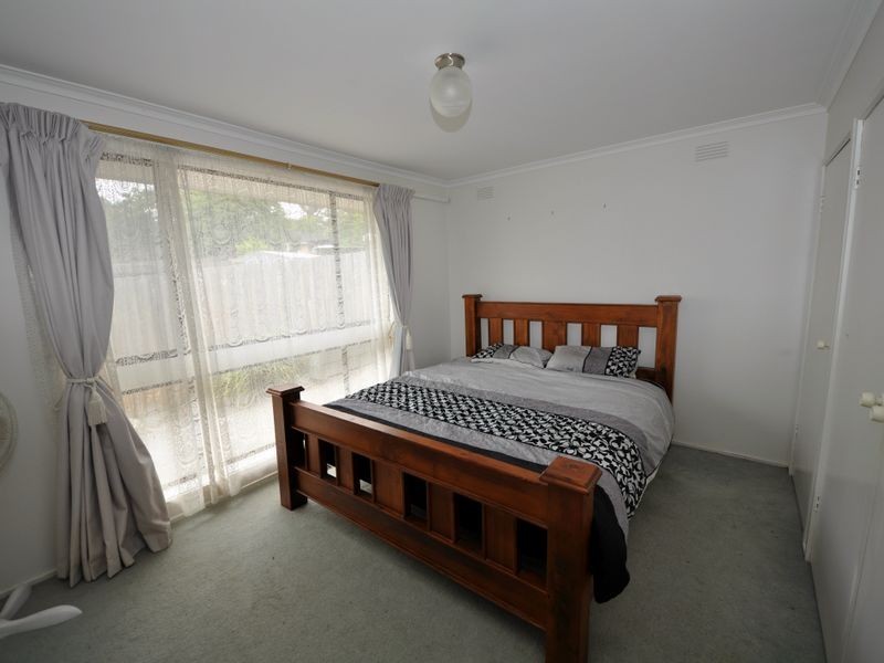 64 Birkenhead Drive, Kilsyth VIC 3137