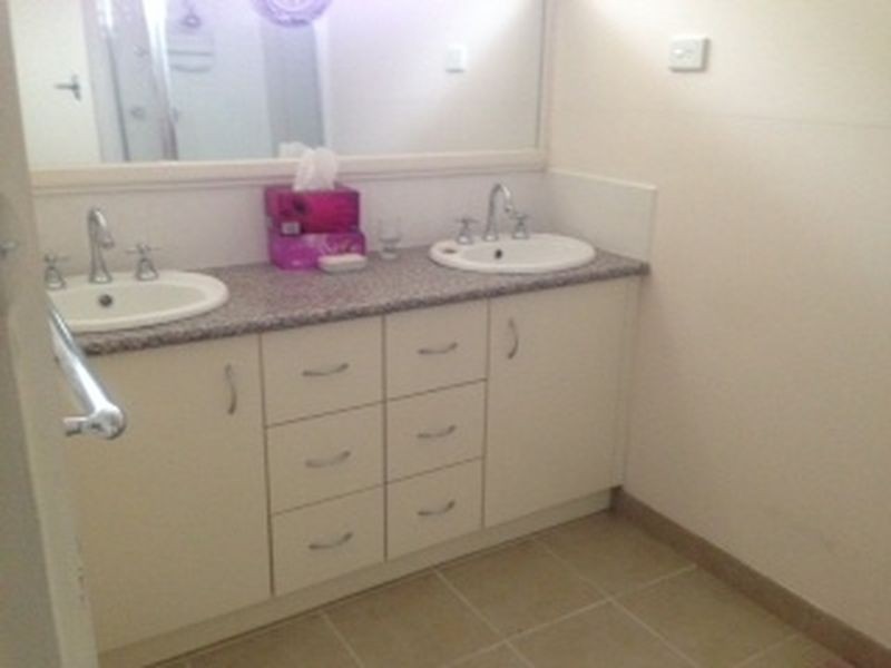 1/57 Binbrook Drive, Croydon VIC 3136