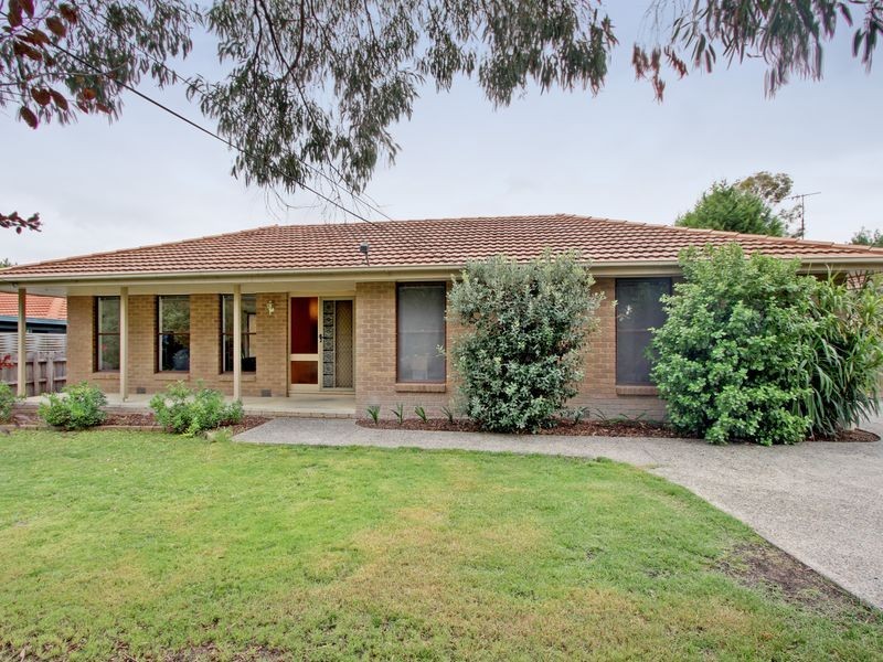 1/10 Larissa Court, Croydon VIC 3136