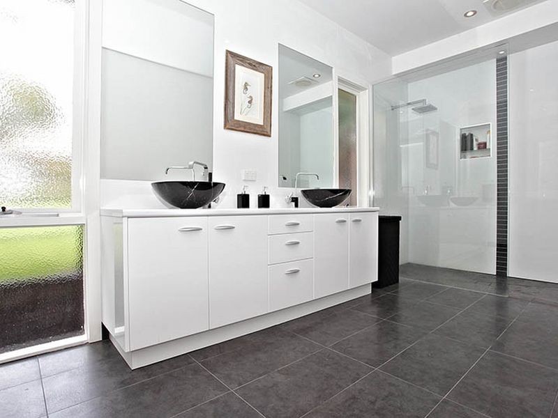 10 Taronga Crescent, Croydon VIC 3136