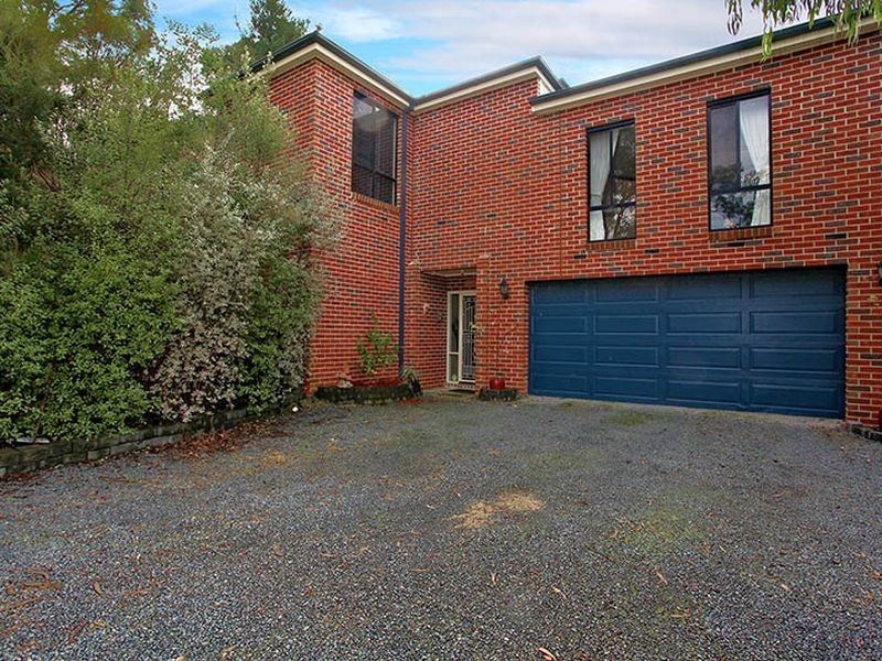 4 Raymond Elliot Court, Park Orchards VIC 3114
