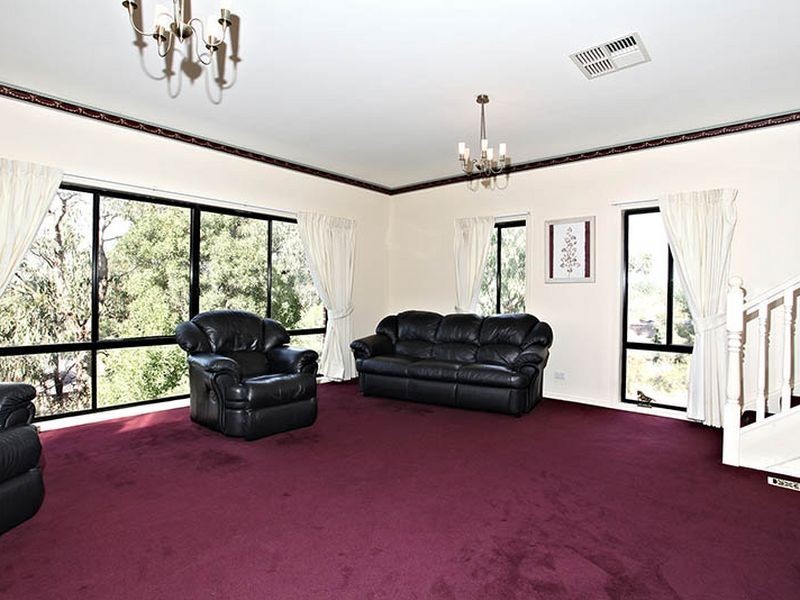 4 Raymond Elliot Court, Park Orchards VIC 3114