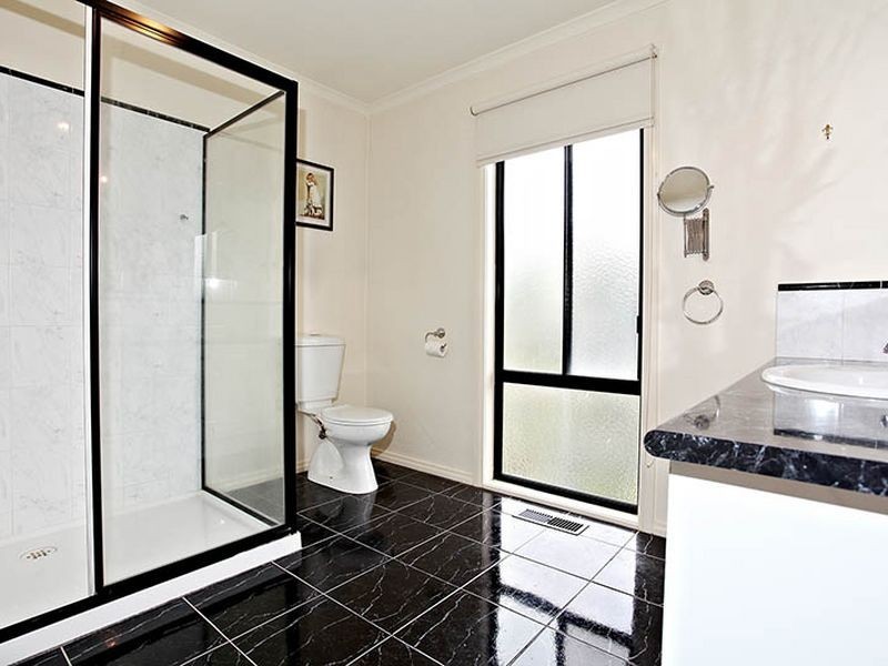 4 Raymond Elliot Court, Park Orchards VIC 3114