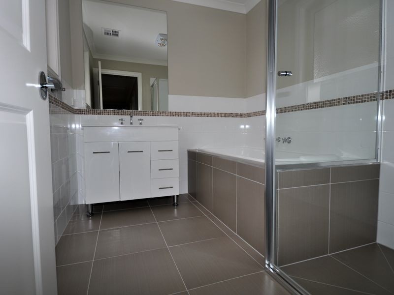 Unit 2/48 Lusher Road, Croydon VIC 3136